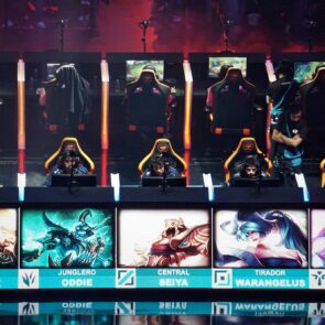League of Legends 19
