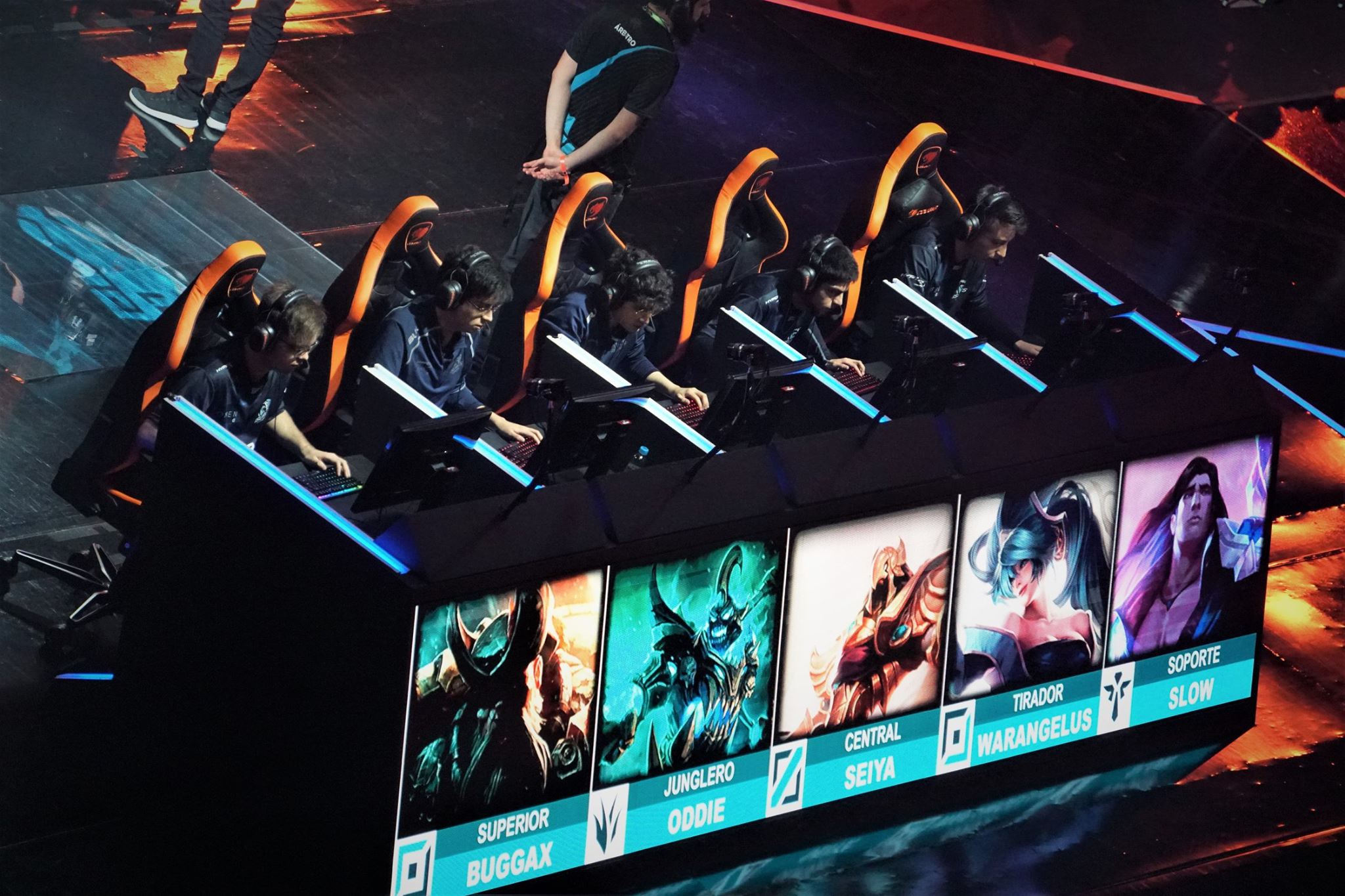 League of Legends 19