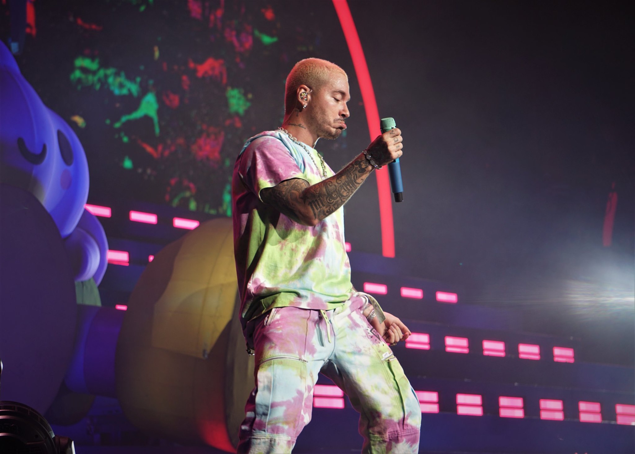J Balvin 18