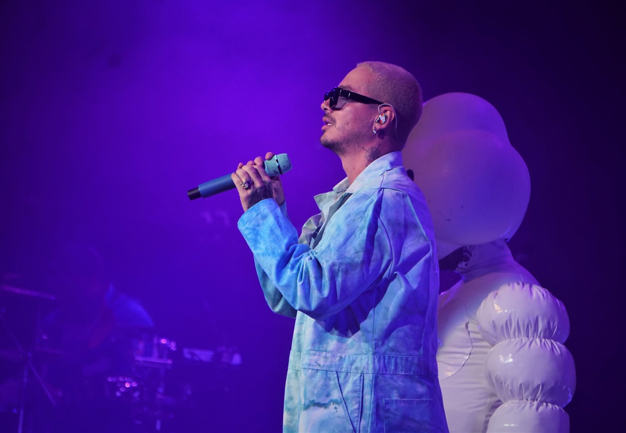 J Balvin 18