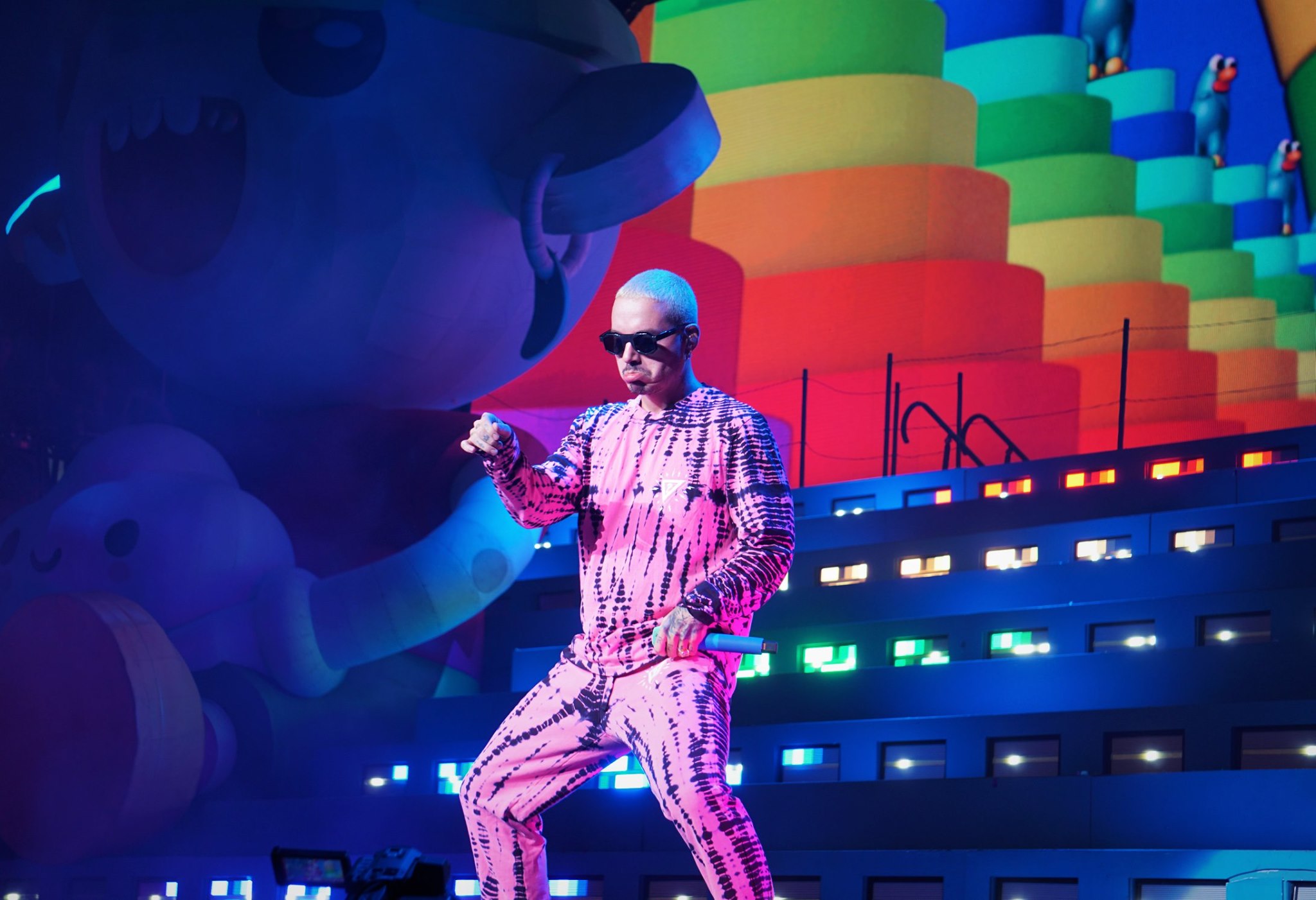 J Balvin 18