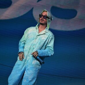J Balvin 18