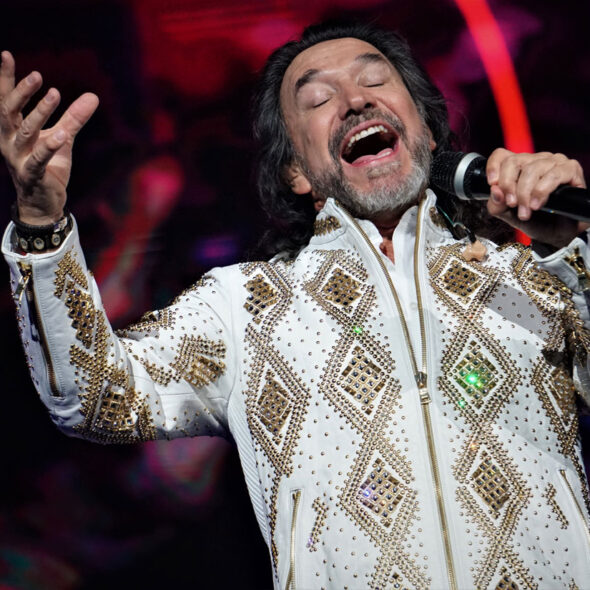 Marco Antonio Solís 19