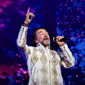 Marco Antonio Solís 19