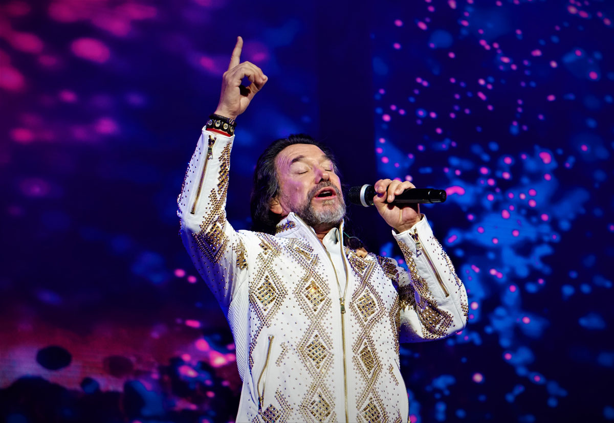 Marco Antonio Solís 19