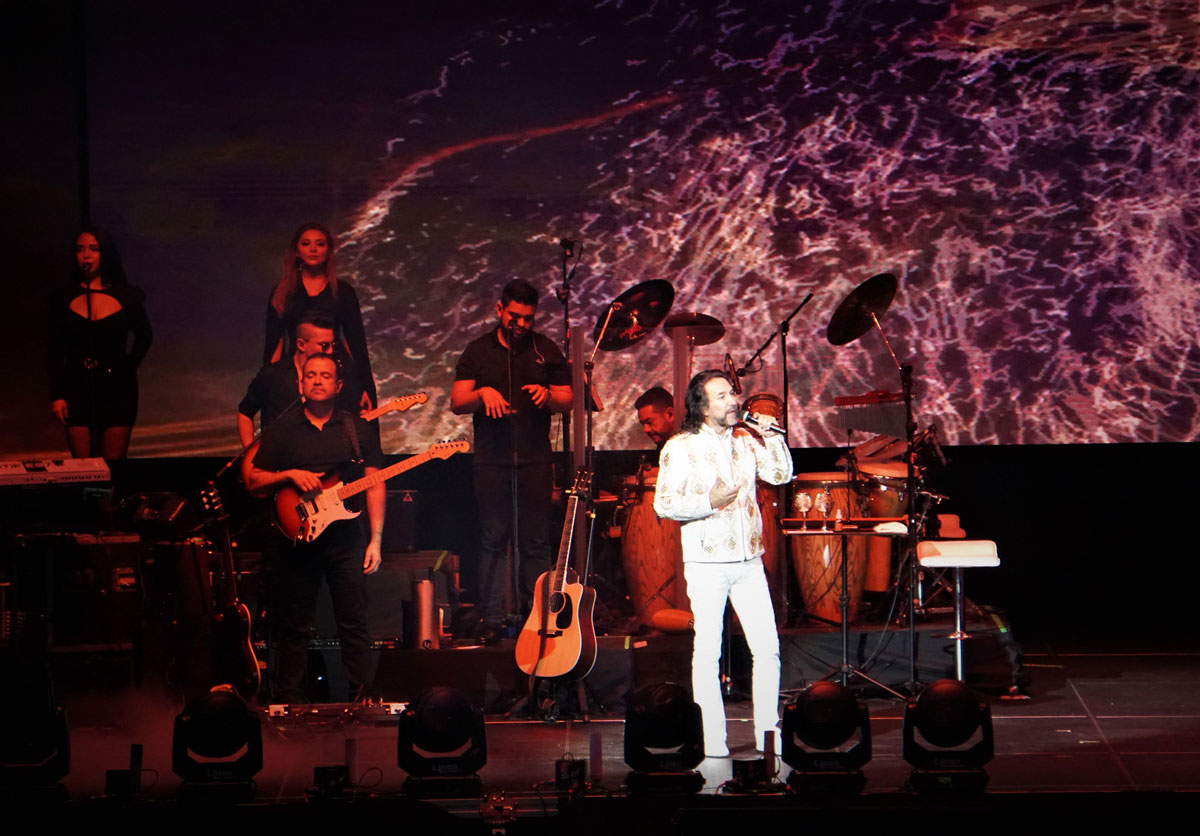 Marco Antonio Solís 19