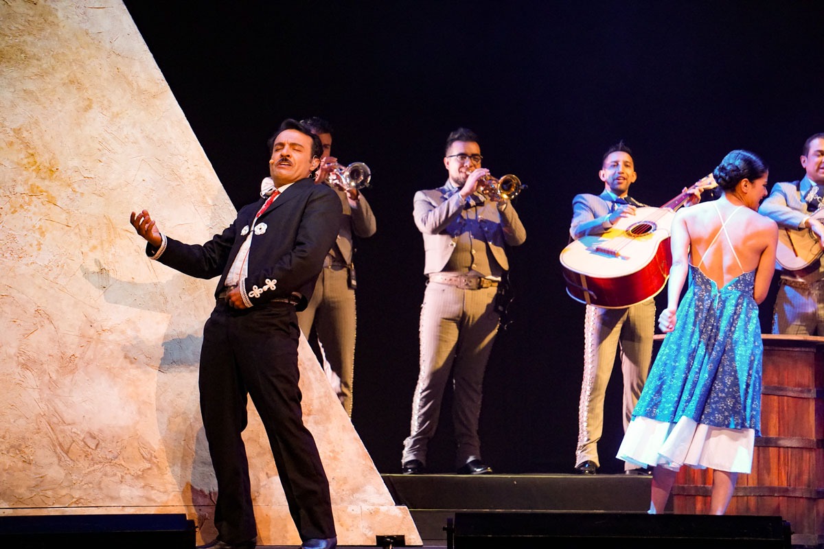 PRESENTACIÓN A MEDIOS CHAVELA POR SIEMPRE VARGAS 9