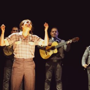 PRESENTACION A MEDIOS CHAVELA POR SIEMPRE VARGAS 11