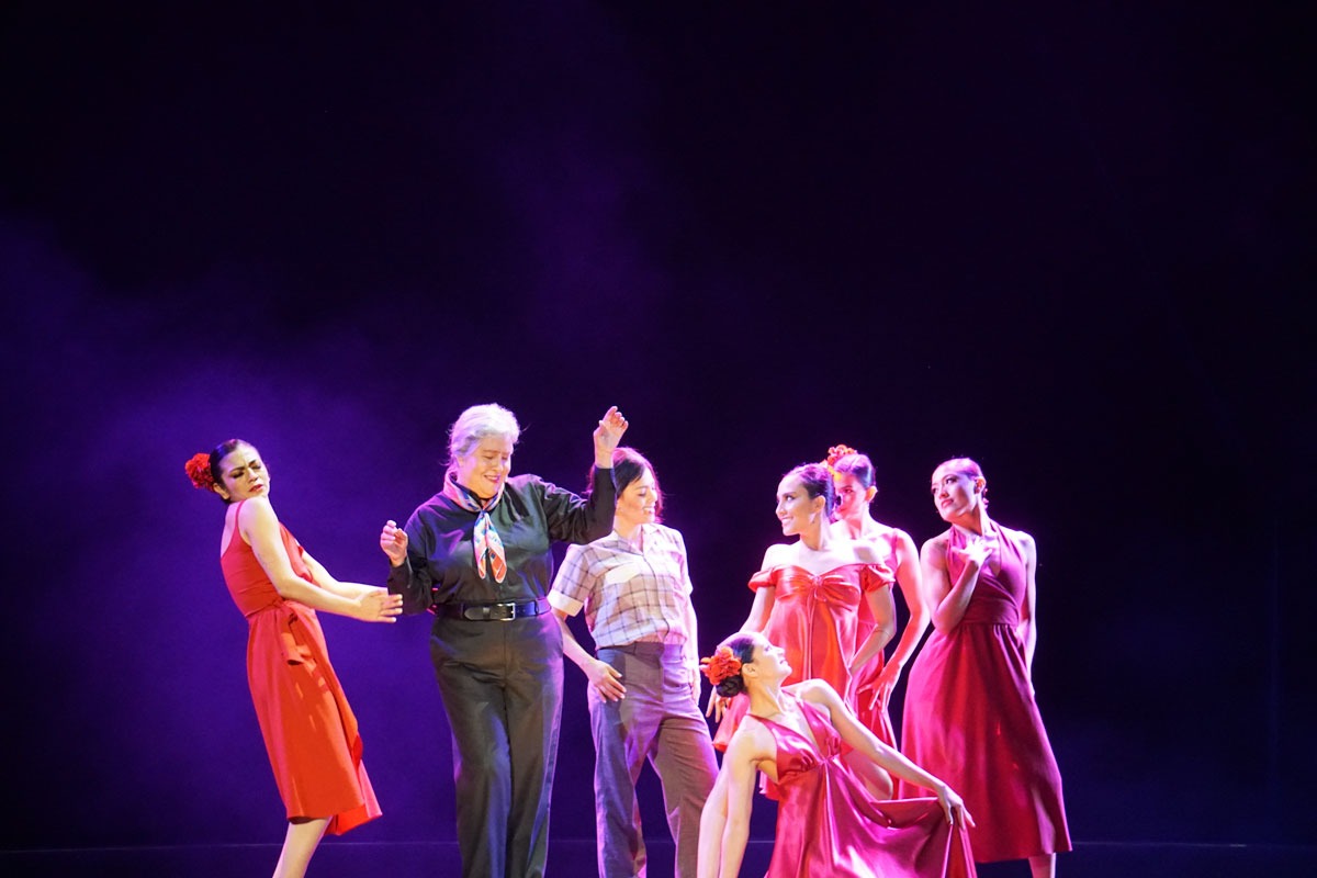 PRESENTACION A MEDIOS CHAVELA POR SIEMPRE VARGAS 11