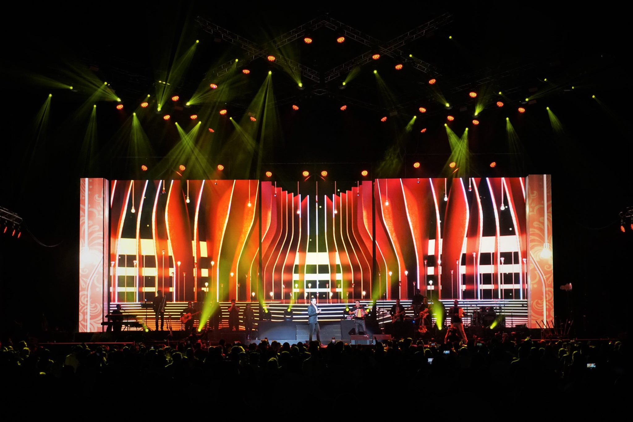 SILVESTRE DANGOND – ENTRE GRANDES TOUR