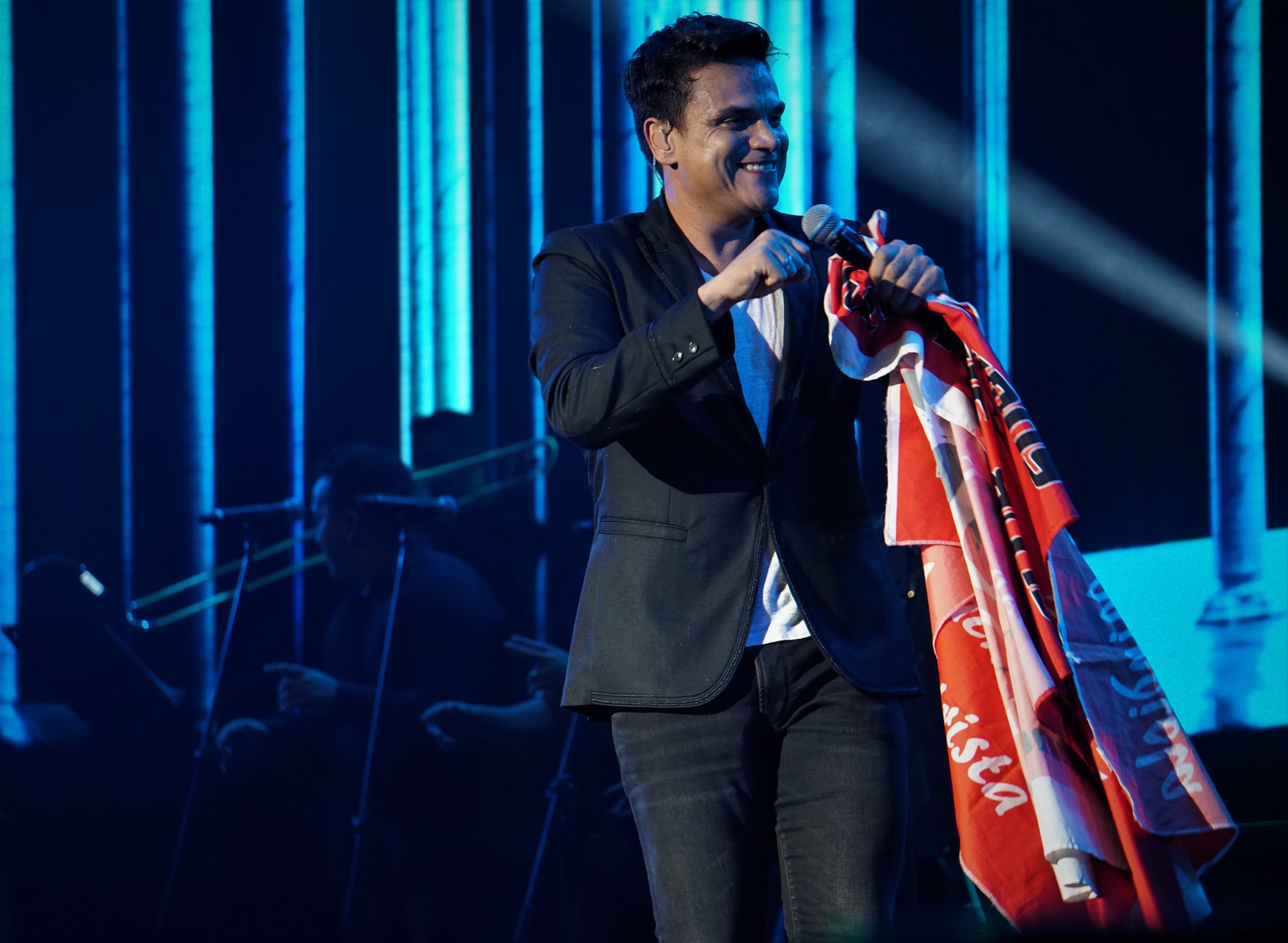 SILVESTRE DANGOND – ENTRE GRANDES TOUR