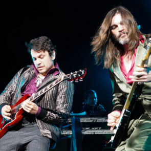 Juanes 24