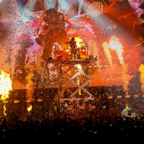 KISS 16