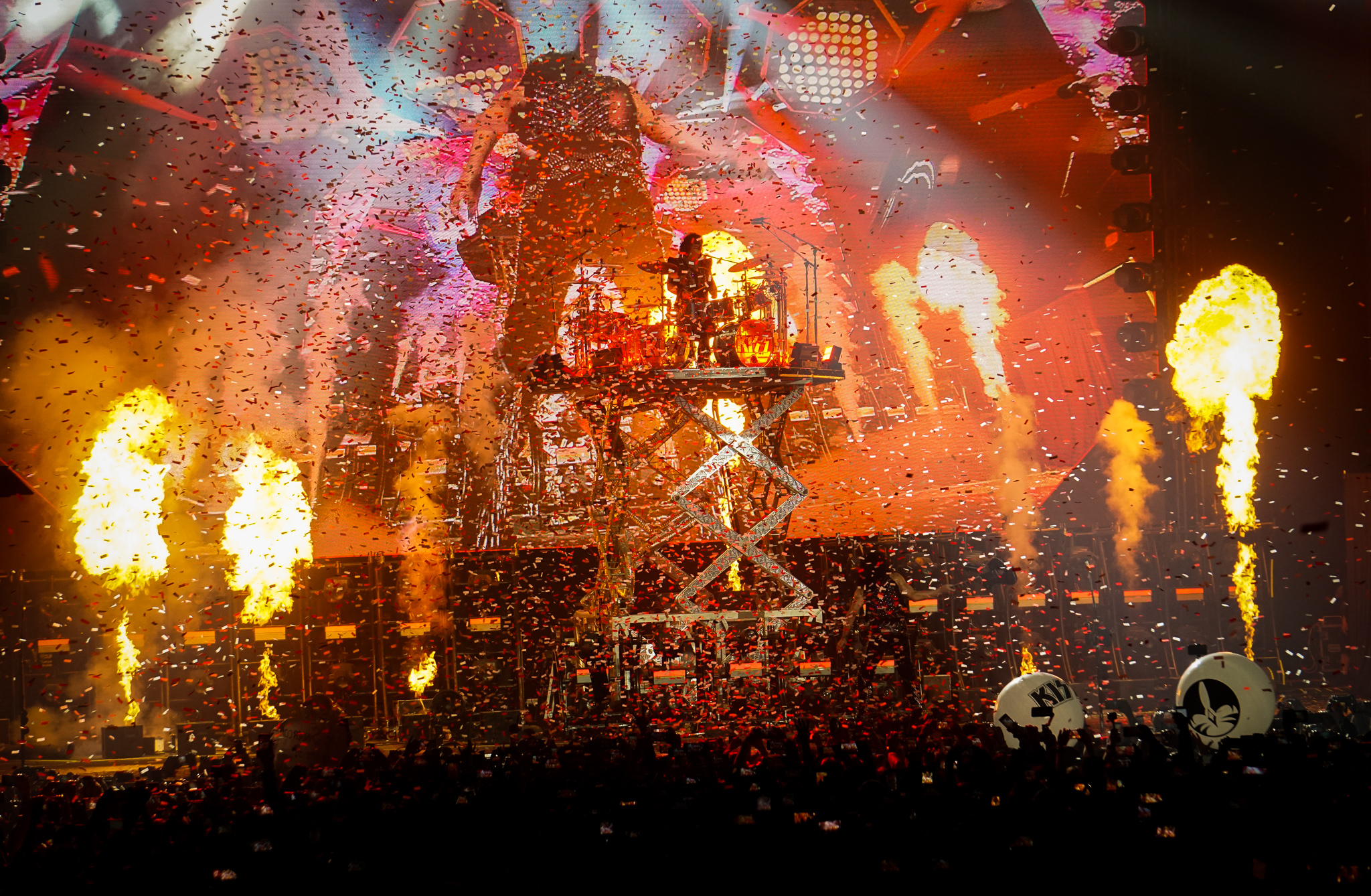 KISS 16