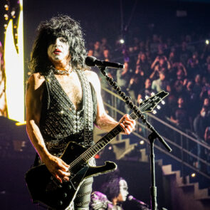 KISS 1