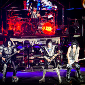 KISS 8