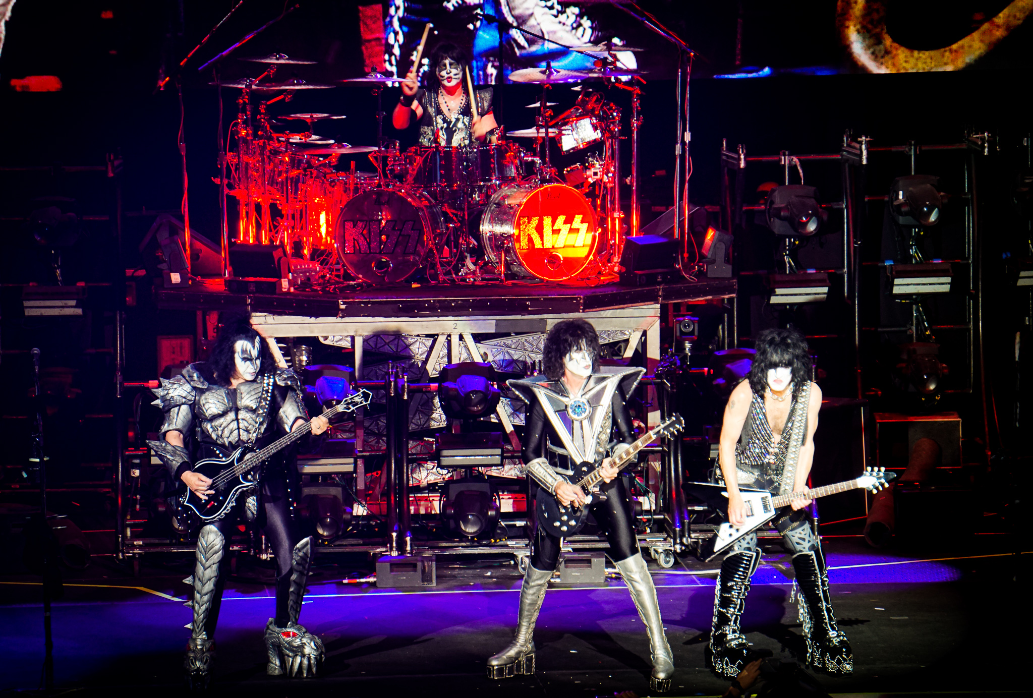 KISS 8