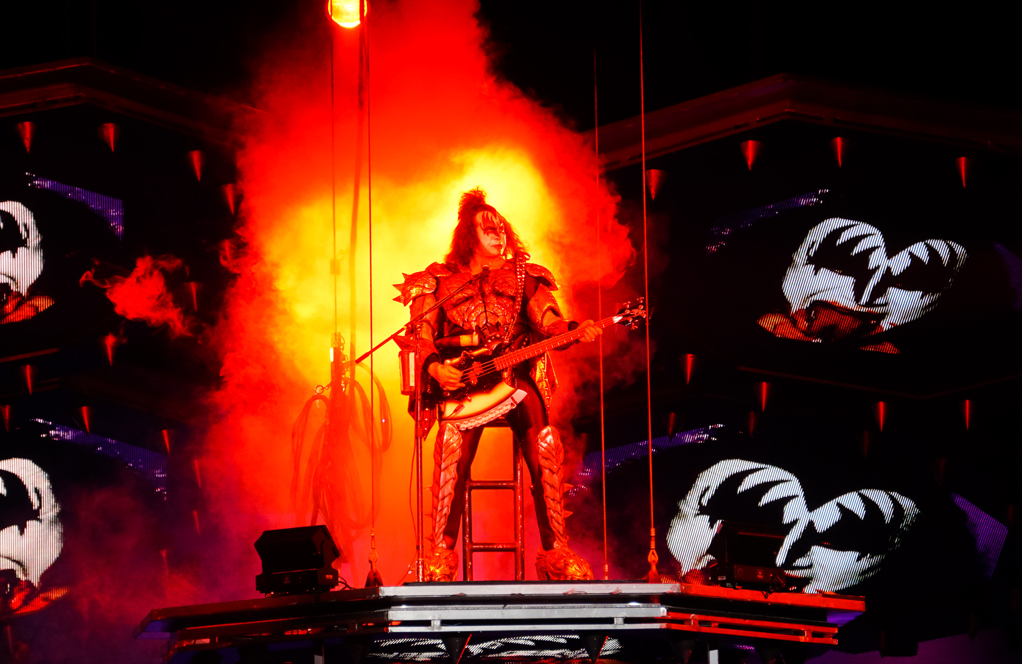 KISS 12