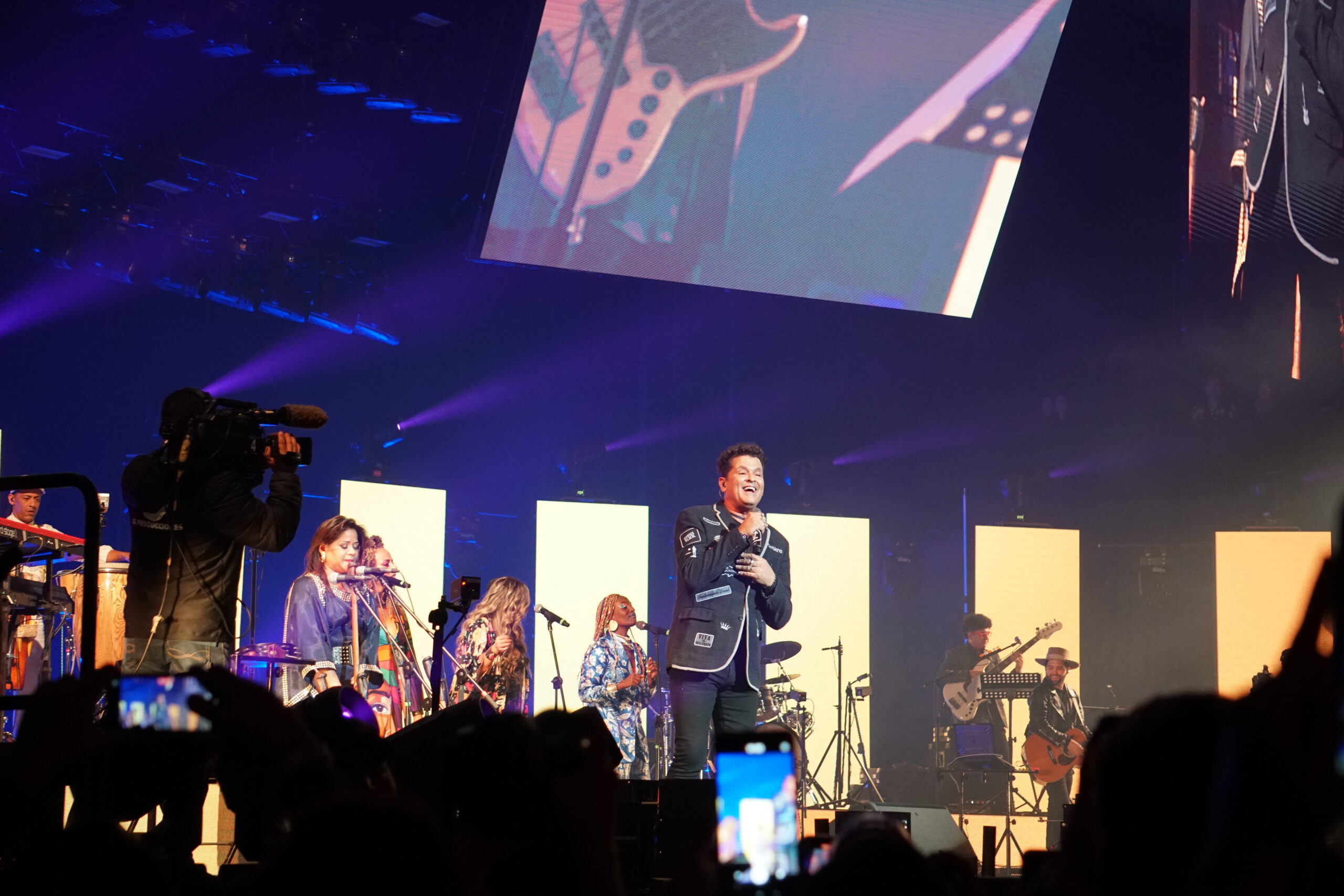 CARLOS VIVES 19