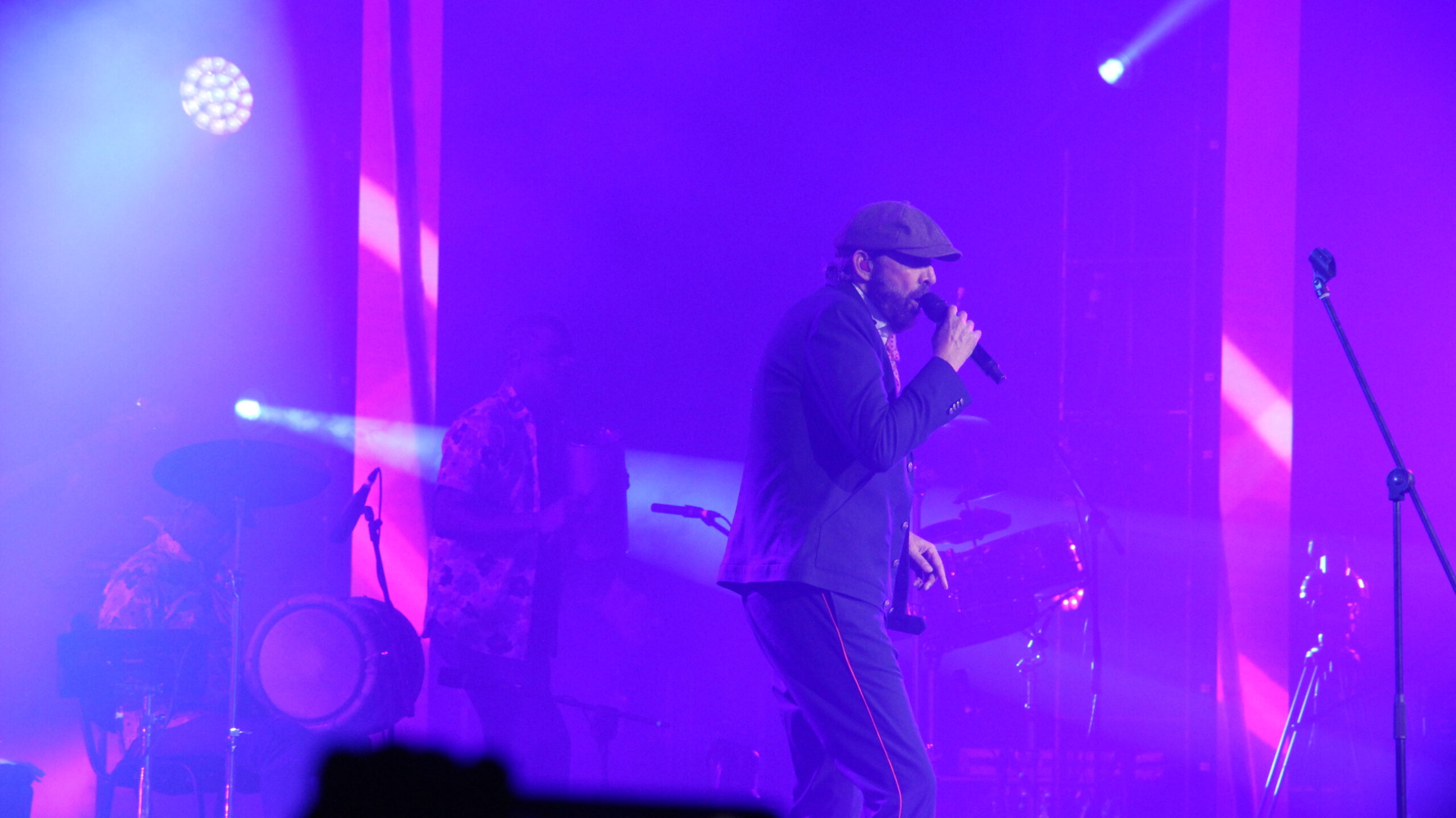 JUAN LUIS GUERRA 23