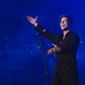 RICKY MARTIN 19
