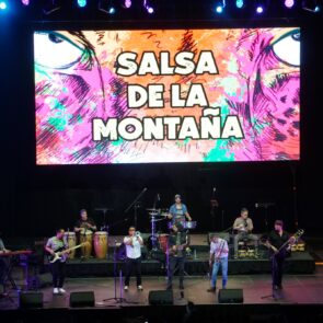 MÁS SALSA 23