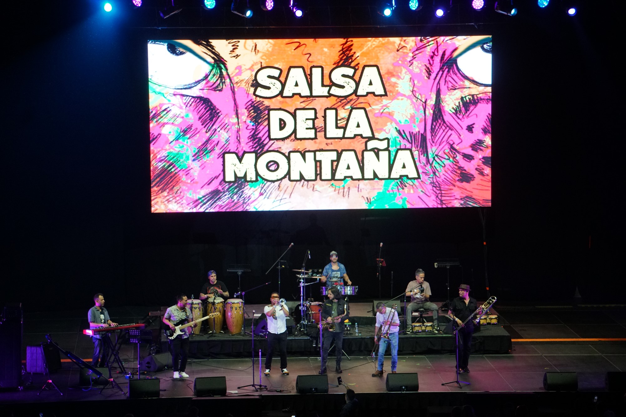 MÁS SALSA 23