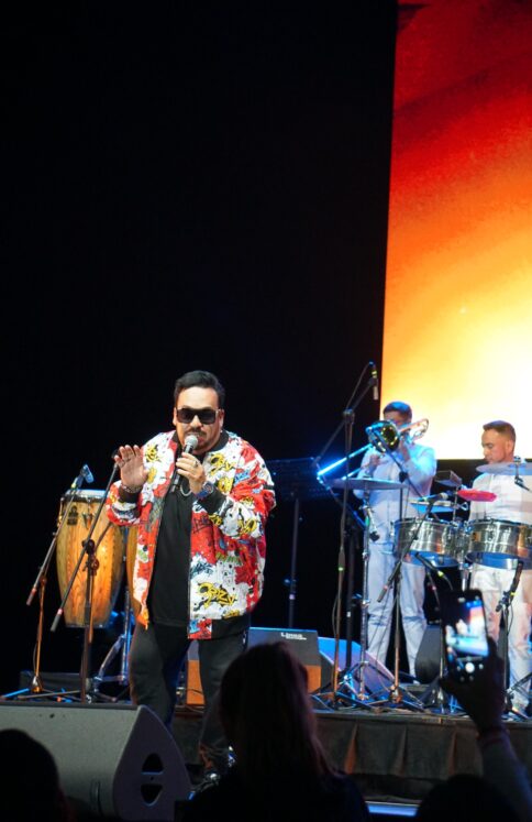 MÁS SALSA 25
