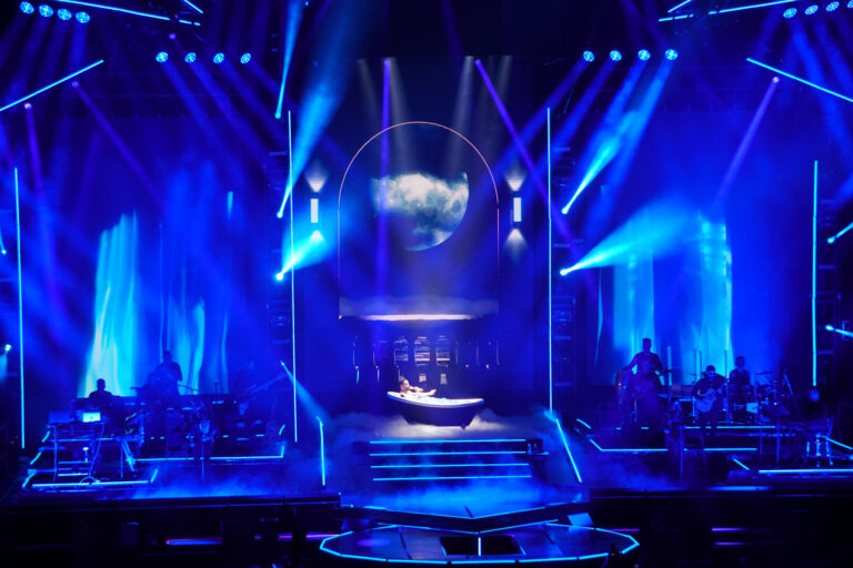 ROMEO SANTOS 10