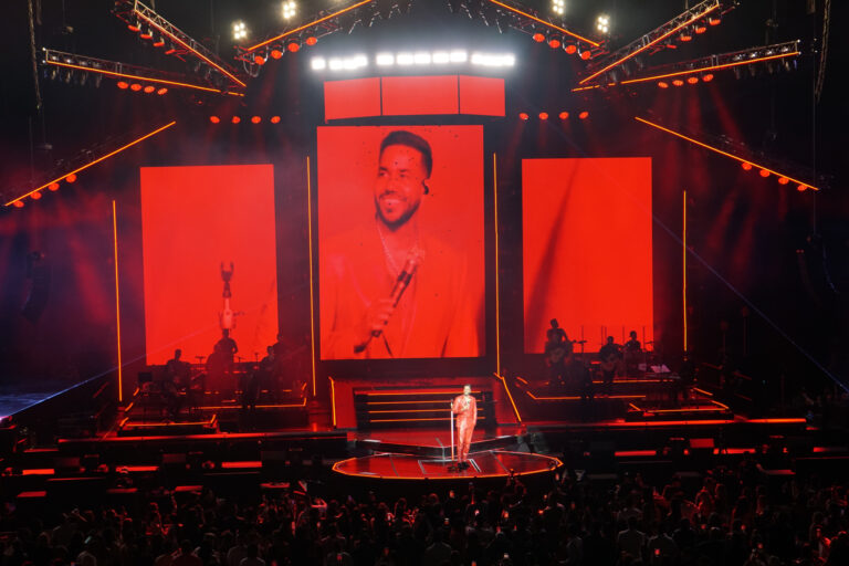 ROMEO SANTOS 12