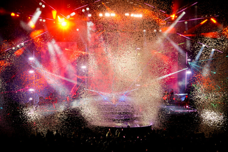ROMEO SANTOS 13