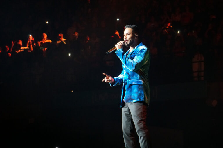 ROMEO SANTOS 35