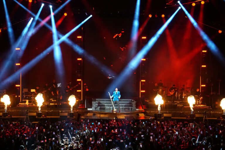 ROMEO SANTOS 39
