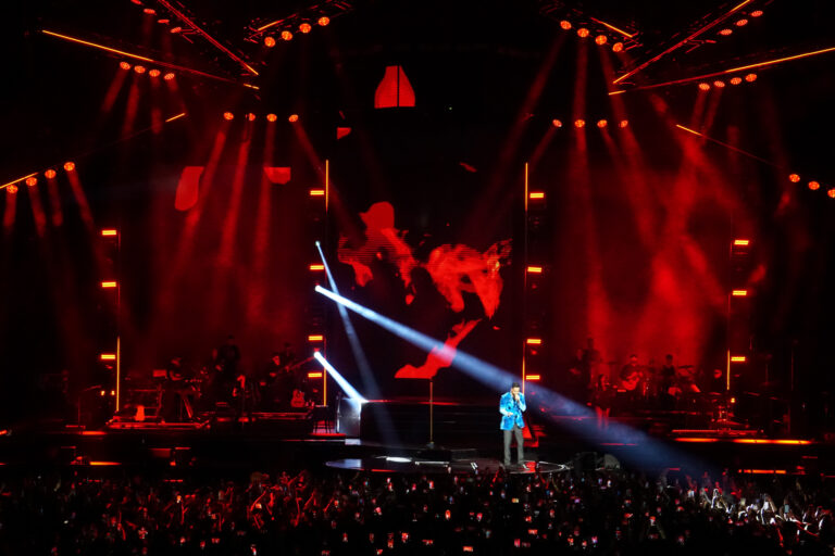 ROMEO SANTOS 42