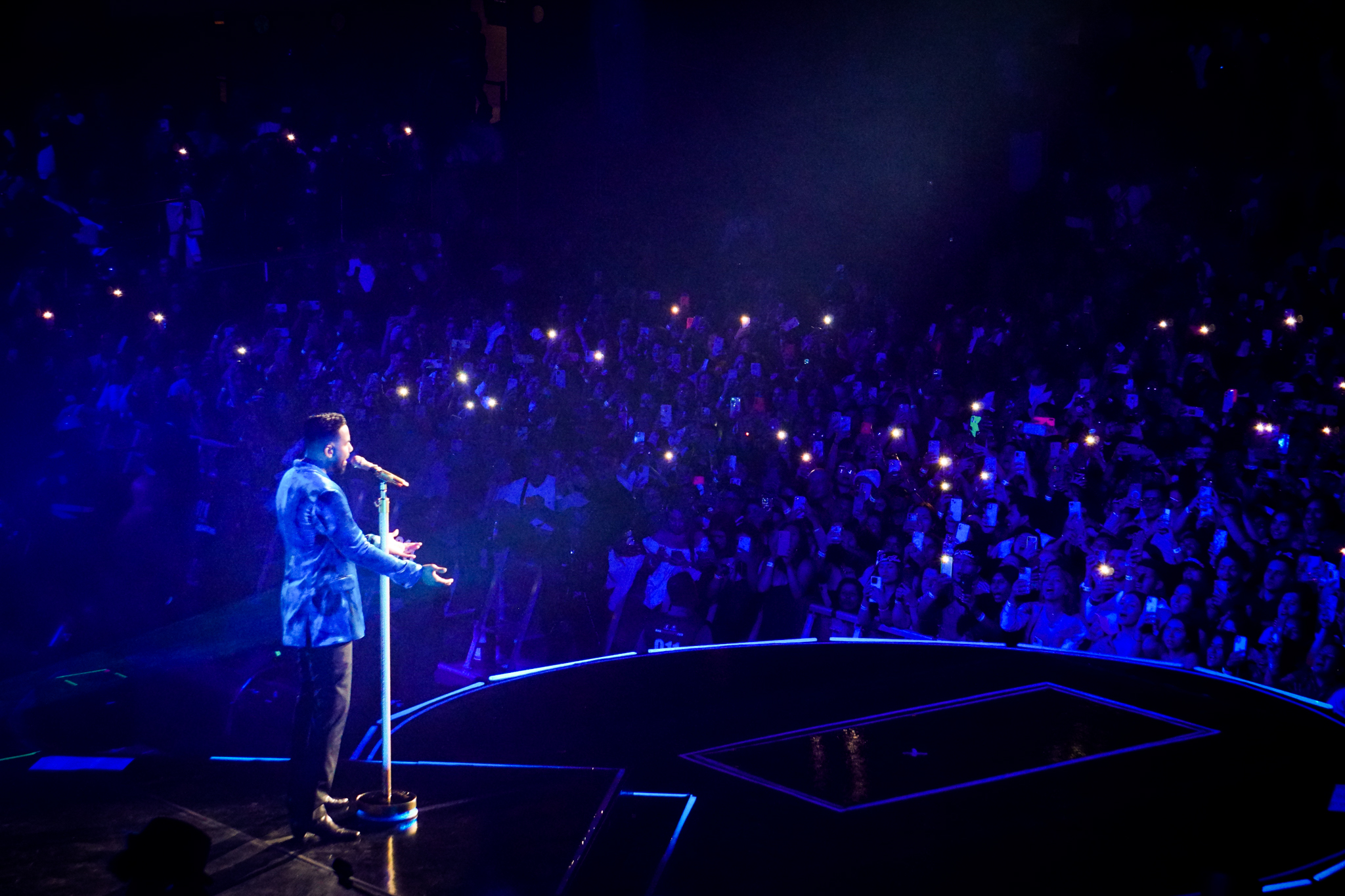 ROMEO SANTOS 47