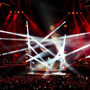 ROMEO SANTOS 52