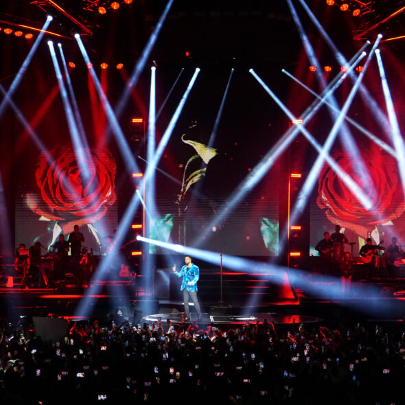 ROMEO SANTOS 54