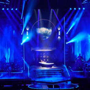 ROMEO SANTOS 61
