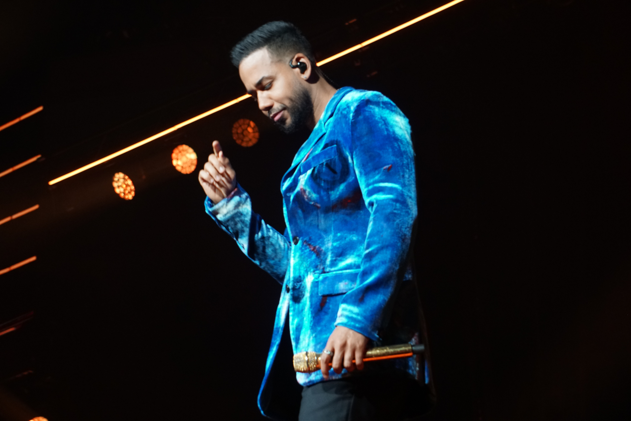 ROMEO SANTOS 70
