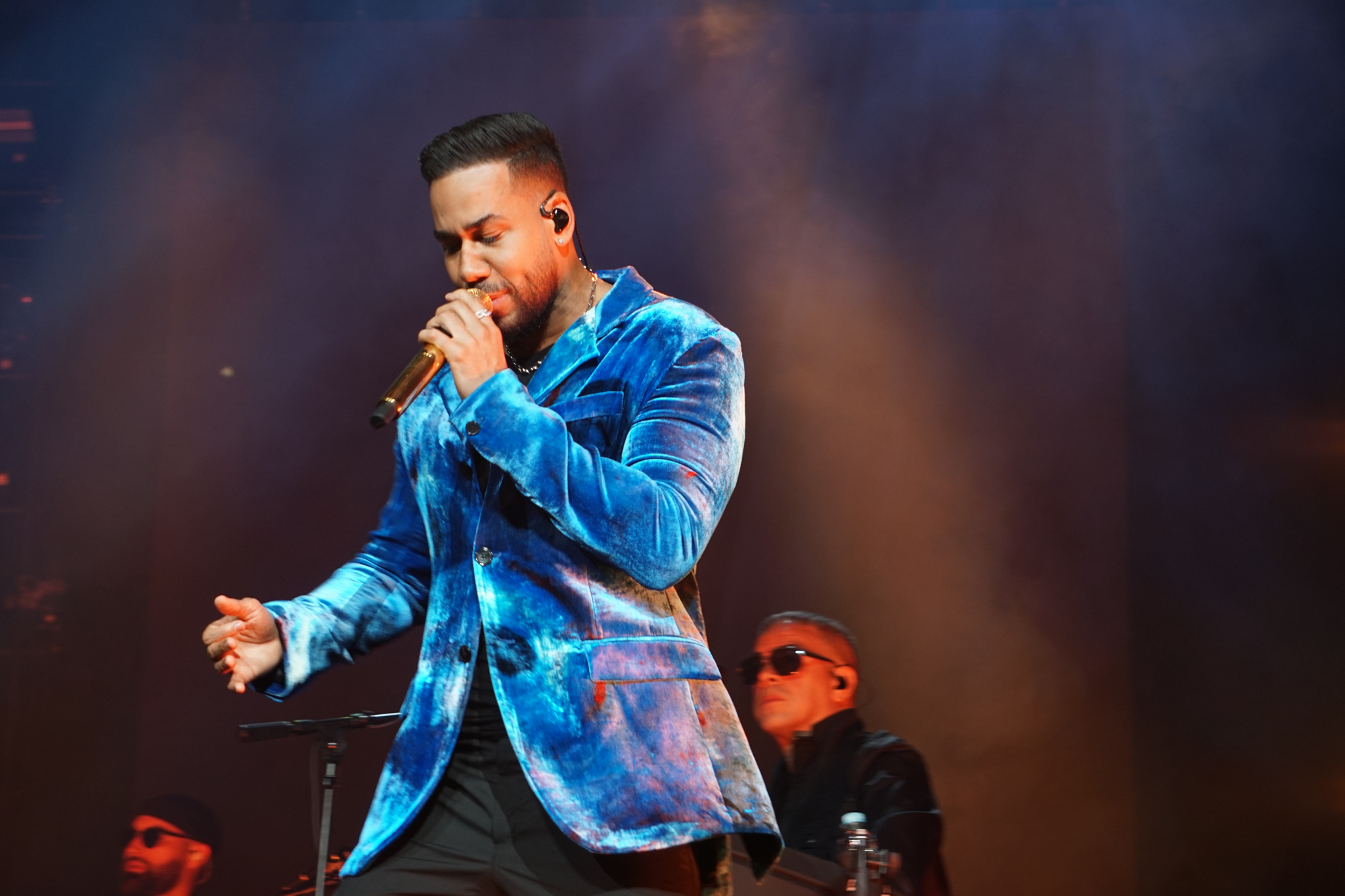 ROMEO SANTOS 76