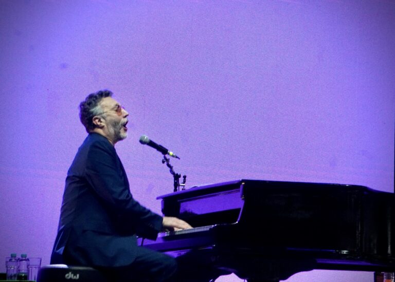 JESÚS ADRIÁN ROMERO 26