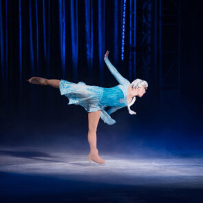 DISNEY ON ICE 11