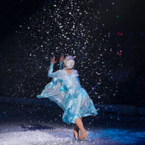 DISNEY ON ICE 12