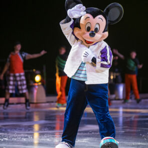 DISNEY ON ICE 17