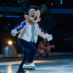 DISNEY ON ICE 18