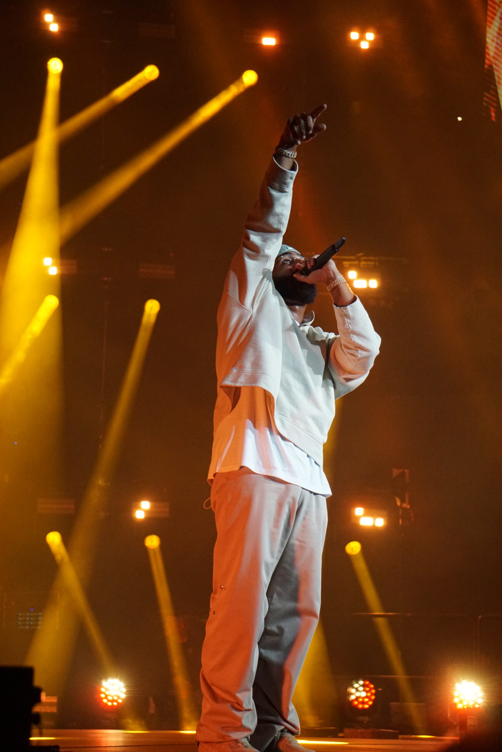 ELADIO CARRIÓN 16