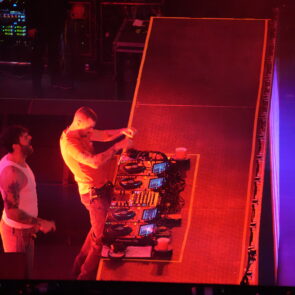 CHAINSMOKERS 8