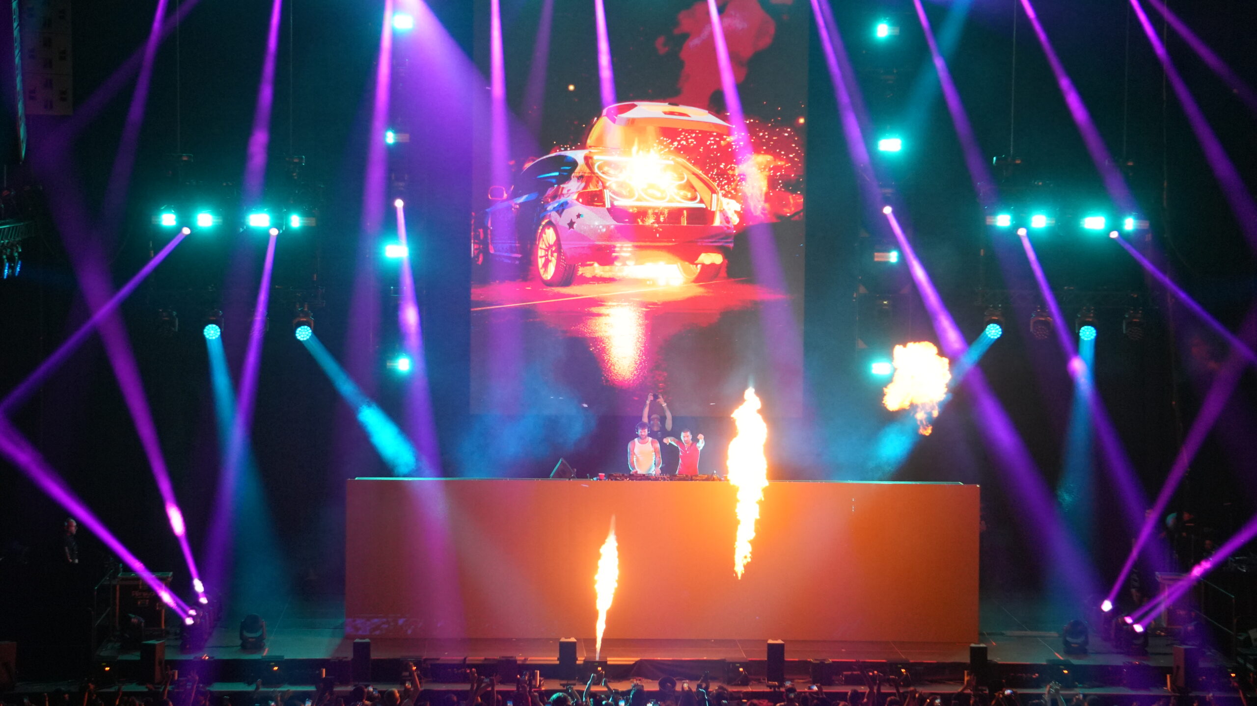 CHAINSMOKERS 3