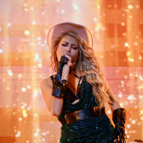 PAULINA RUBIO 9