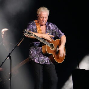 AIR SUPPLY 4